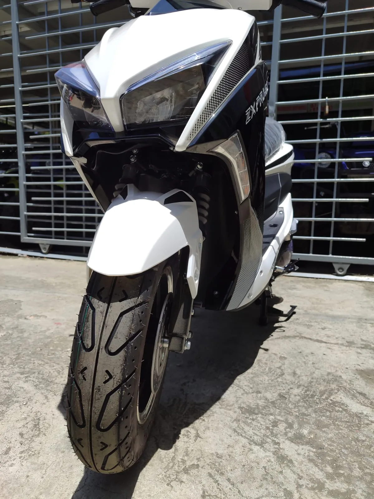 ZX 150 PRO - Blanca - Imagen 8